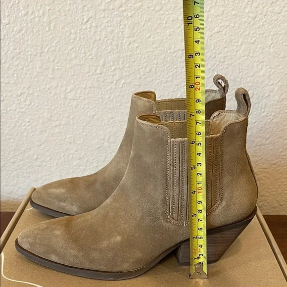 Patina / Portland Leather Dakota Western Boot - Taupe- Size 7.5 - Picture 8 of 11